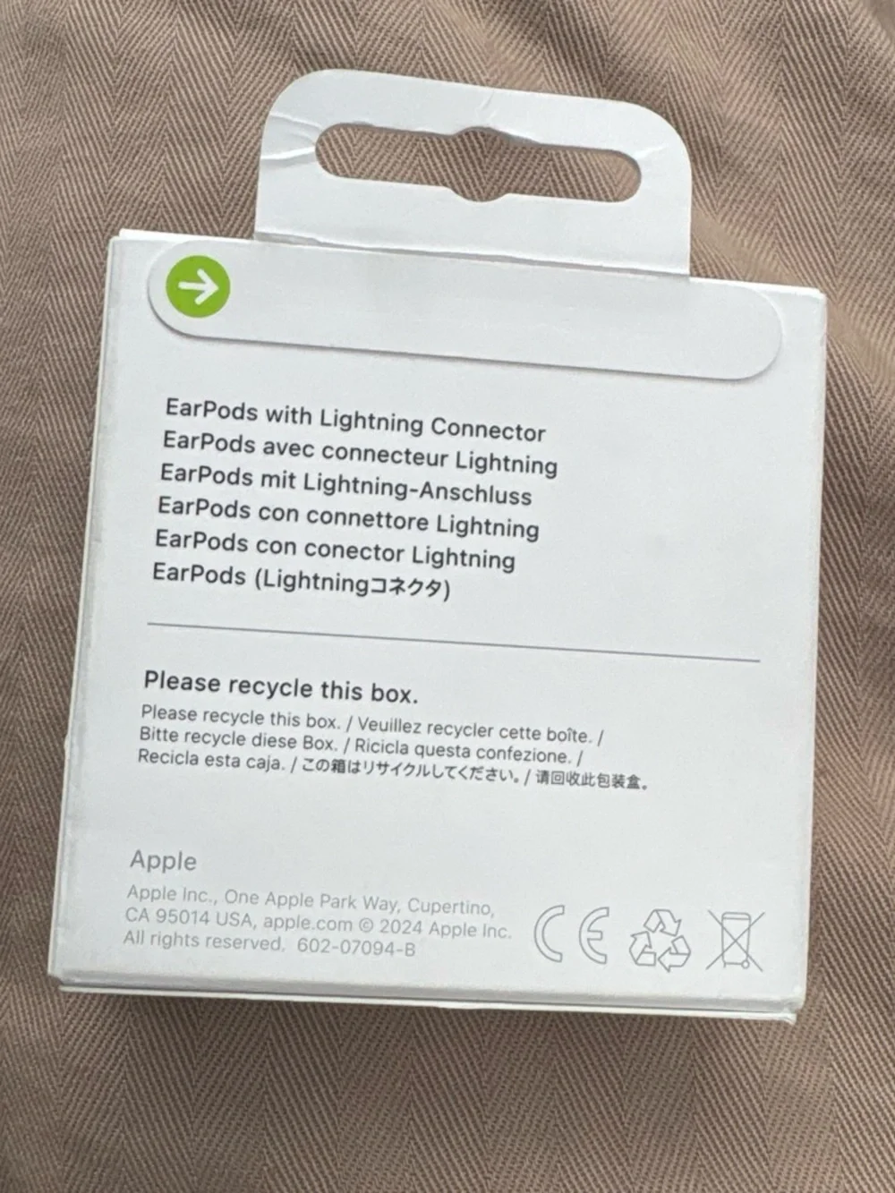 Apple EarPods with Lightning Connector - White